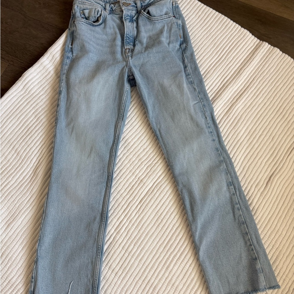 Zara Women's Straight Leg Jeans in Light Blue